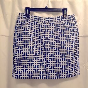 Loft geometric pattern skirt. White/royal blue.